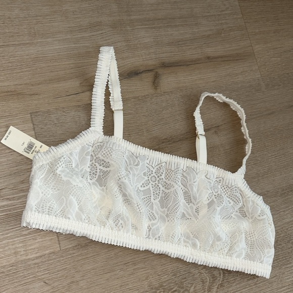 aerie coral lace bandeau in white - Picture 5 of 5